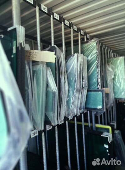 Стекло заднее на Caterpillar 428Е 2006 г