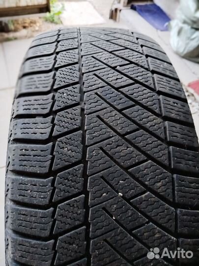 Continental ContiVikingContact 6 235/60 R18 107T