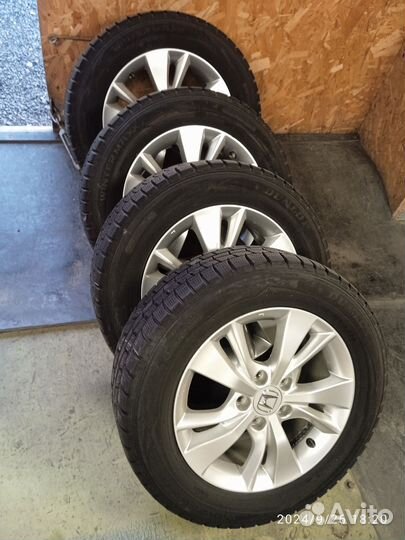 Dunlop SP Winter Maxx WM01 215/60 R16