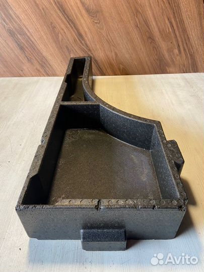 Ящик под инстумент правый Ford Focus