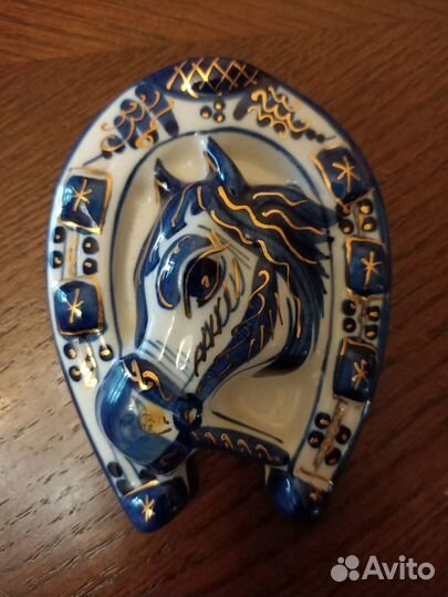 Гжель: декор. доска, подкова 