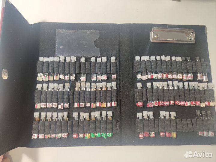 Паллет с бробниками духов Armelle