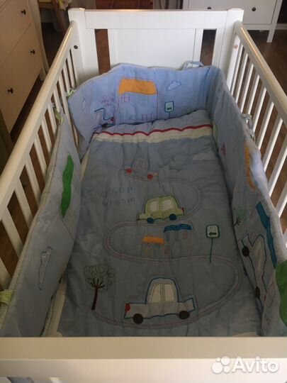 Одеяло и бампер на кроватку