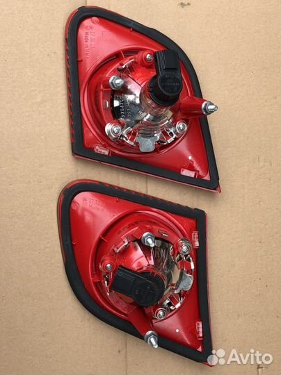 Фонарь крышки багажника левый; правый Фольксваген