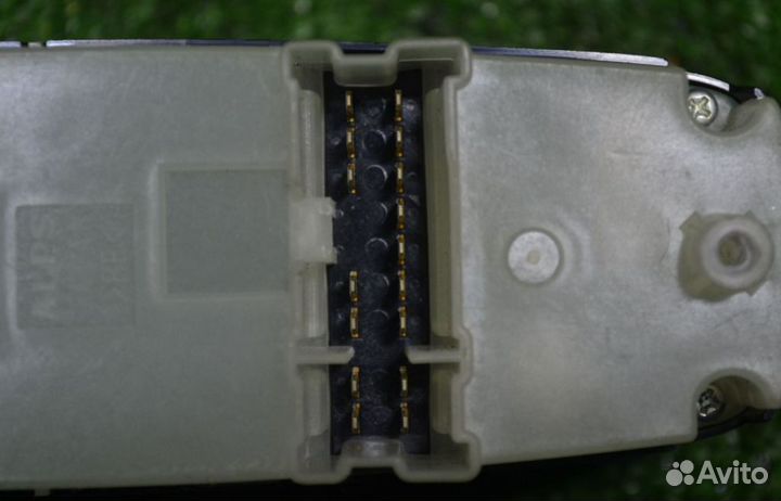 Блок управления стеклоподъемниками Infiniti / Nissan M56, Q70 Y51