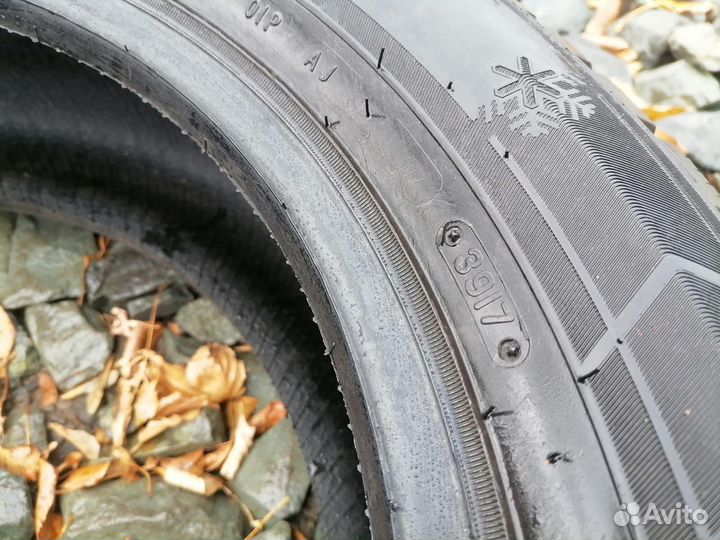 Triangle Snowlink TWT02 225/60 R17