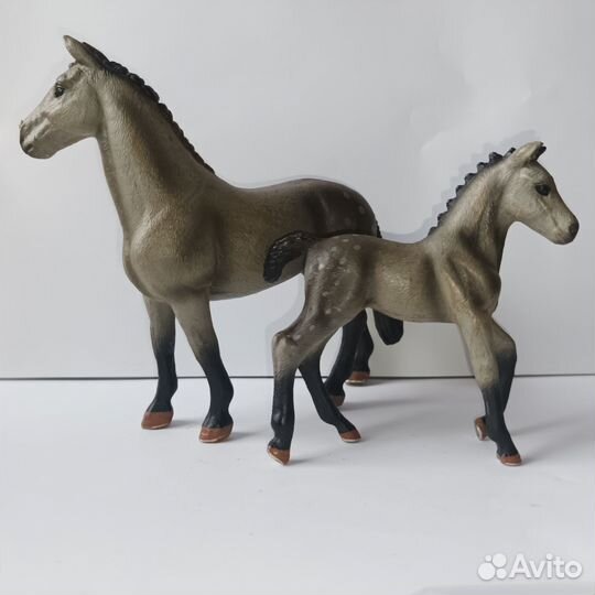 Коллекционные фигурки лошадей