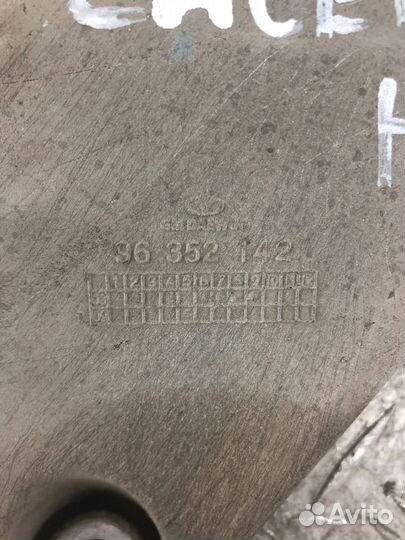 Кронштейн генератора Шевроле Лачетти