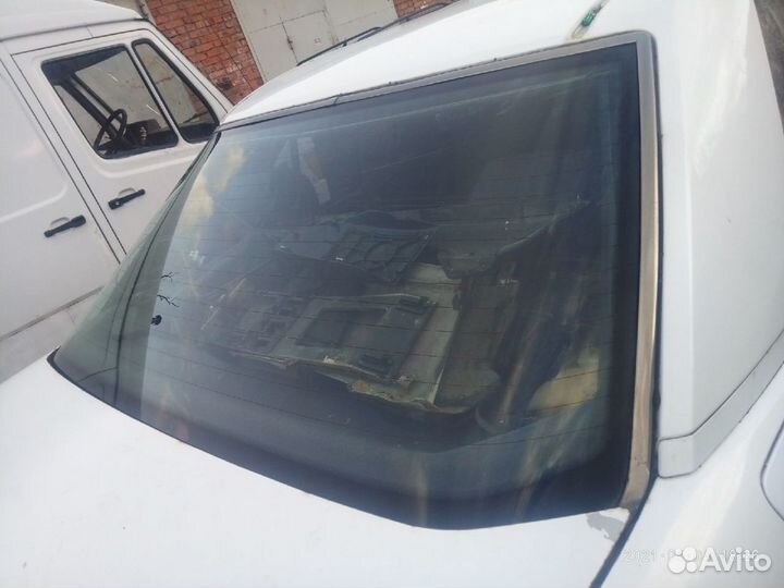 Стекло заднее лобовое Мерседес w124/s124