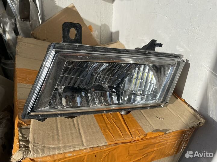 Фара противотуманная левая Scania R6