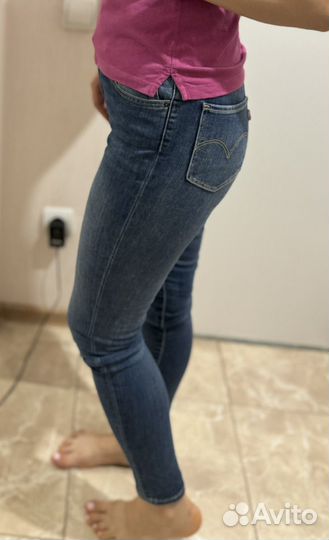Джинсы levis