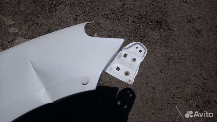 Крыло переднее правое Suzuki SX-4