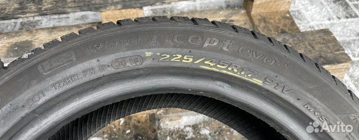 Hankook Winter I'Cept Evo2 W320 225/45 R17
