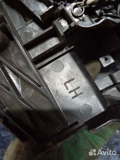 Замок двери задний левый Ford Focus 2