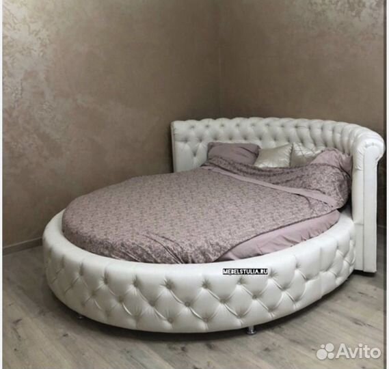Круглая кровать для двоих взрослых