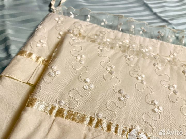 Комплект бортиков с балдахином и постельным бельем