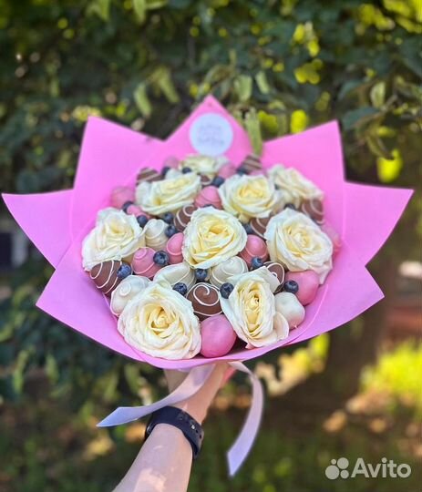 Клубничные букеты с шоколадом наборы с цветами