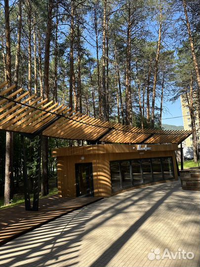 Бариста в кофейню