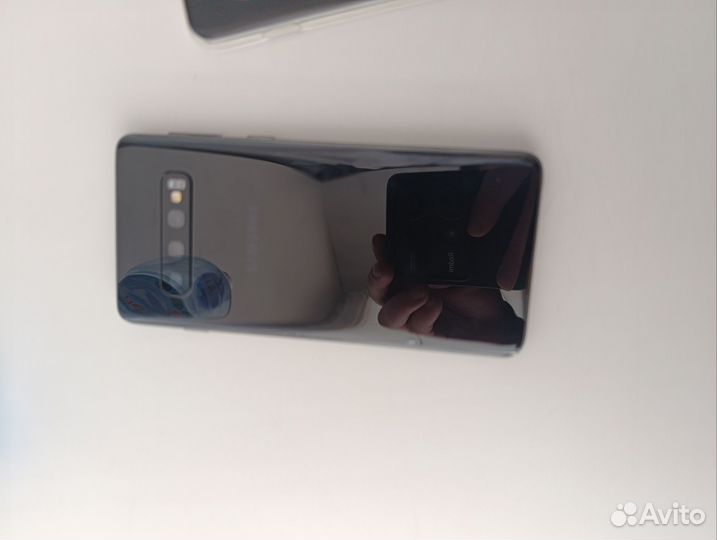 Samsung Galaxy S10, 8/128 ГБ