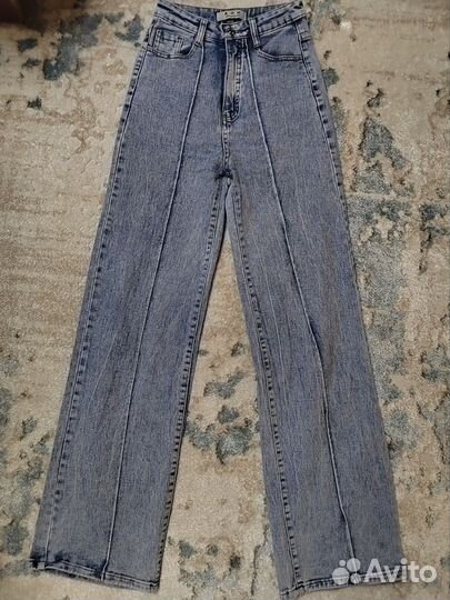 Джинсы широкие