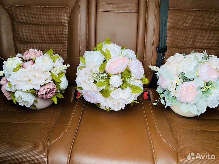 Искусственные цветы в горшках