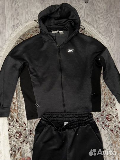 Спортивный костюм reebok женский