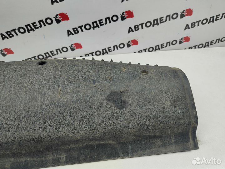 Накладка замка багажника Ford Mondeo 2 (BAP) 1996г