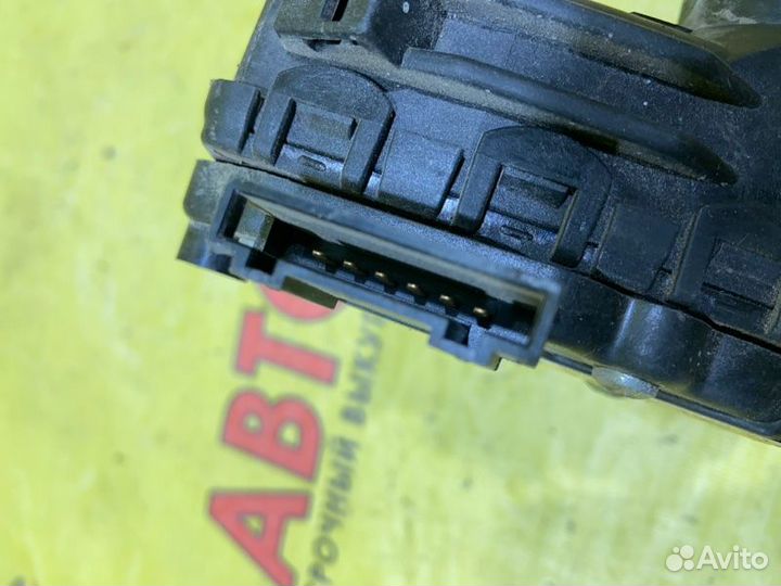 Педаль газа Audi A6 C5 AZA 2001