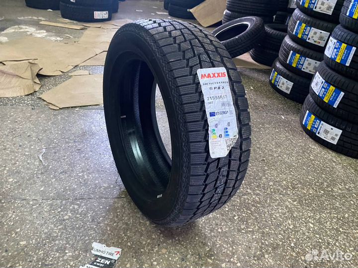 Maxxis SP02 Arctic Trekker 215/55 R17 98T