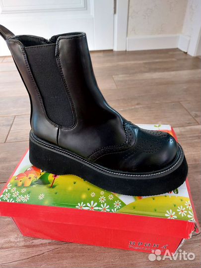 Ботинки для девочки