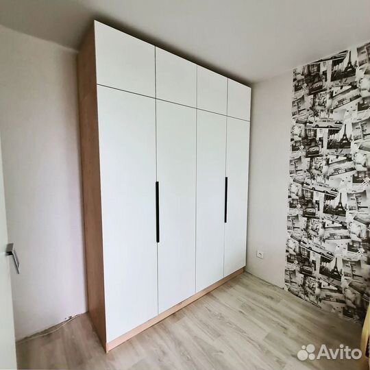 Книжный шкаф