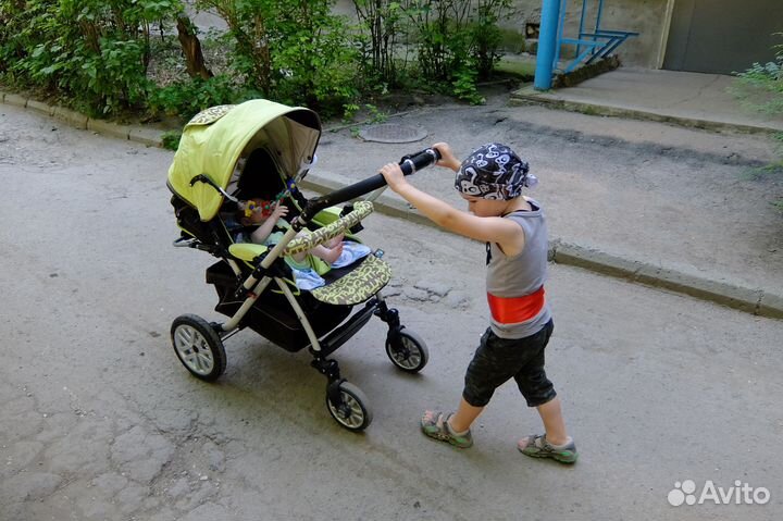 Отдам бесплатно коляску Capella