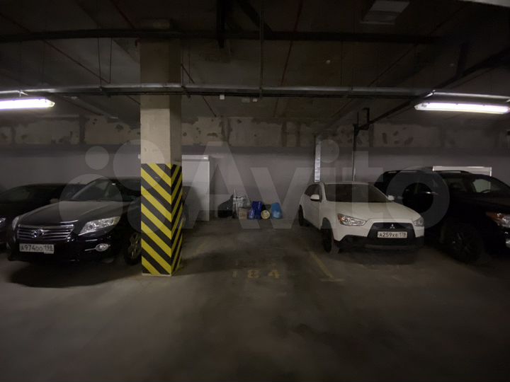 Машиноместо, 13 м²