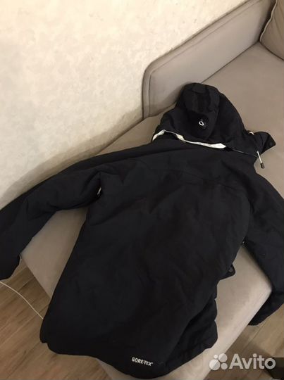 Горнолыжная куртка