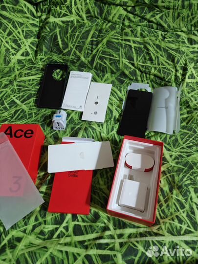 OnePlus Ace 3, 12/256 ГБ