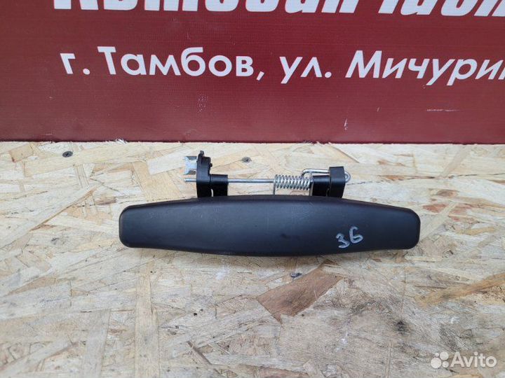 Ручка двери внешняя правая Renault Duster