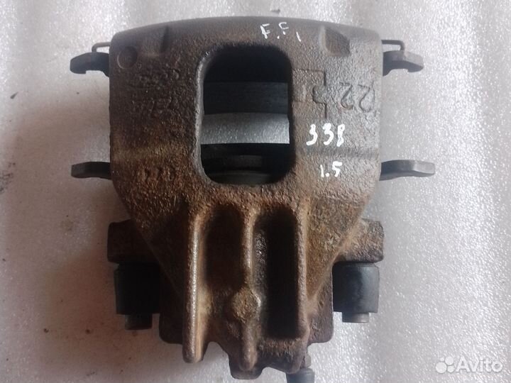 Суппорт передний правый Ford focus 1