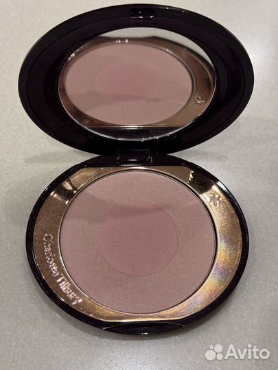 Charlotte tilbury румяна first love