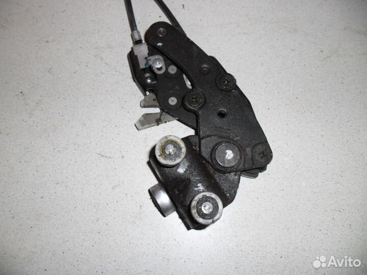 Замок задней двери Honda Elysion (RR) 2004-2013