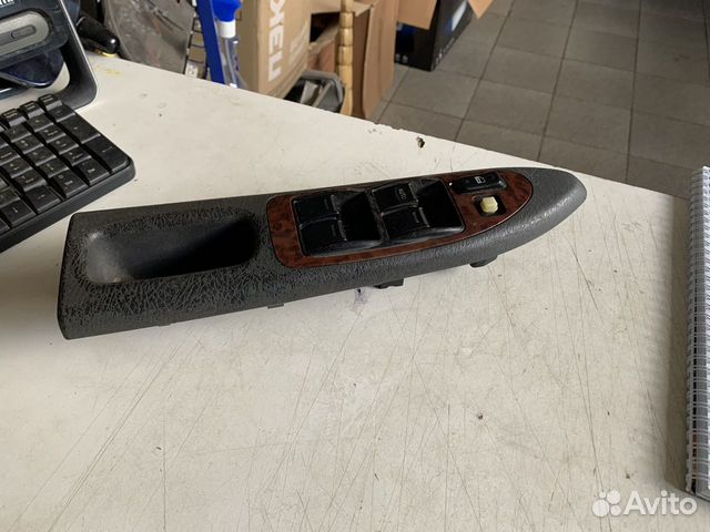 Блок стеклоподъемников Toyota Avensis 1 1997-2003г