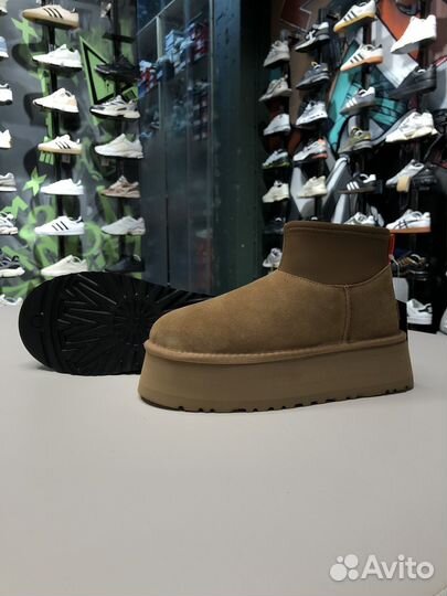 Высокие UGG на толстой подошве