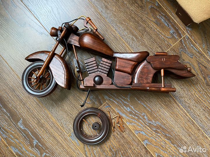 Модель мотоцикла деревянная