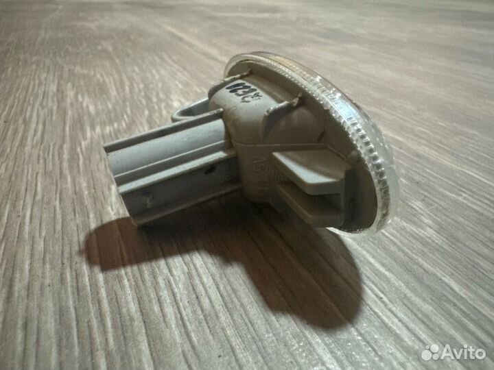 Повторитель поворота передний Mazda 3 Bk хэтчбек