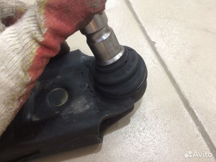 BMW F46 Рычаг передний левый с Японии