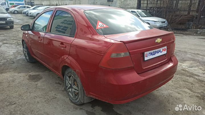 Накладка стекла заднего правого Chevrolet Aveo 966