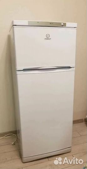 Холодильник бу indesit