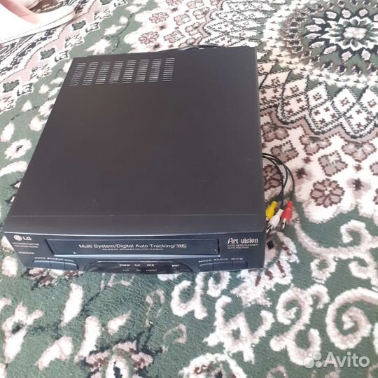 Видеомагнитофон lg