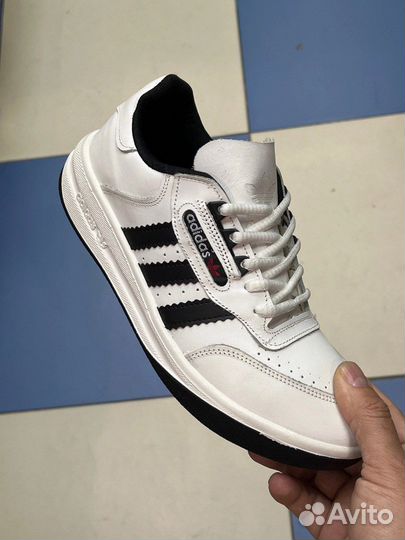 Кроссовки adidas натуральная кожа