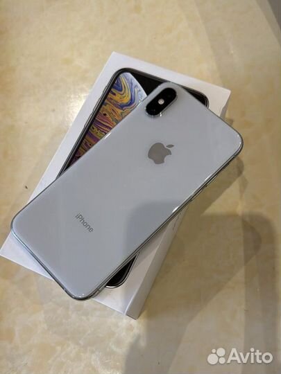 iPhone Xs, 64 ГБ