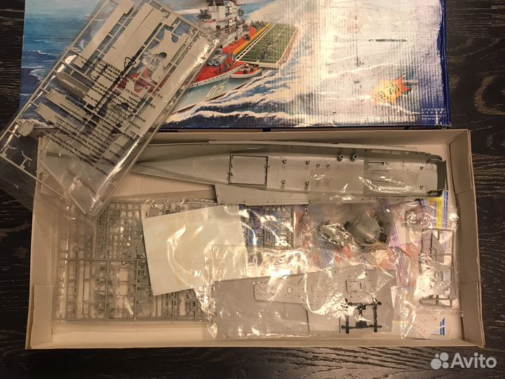 Боевой корабль Модель авианосца Минск 1:550